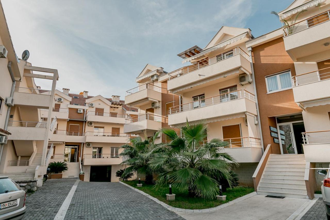 Apartments Rivijera Herceg Novi Exterior foto