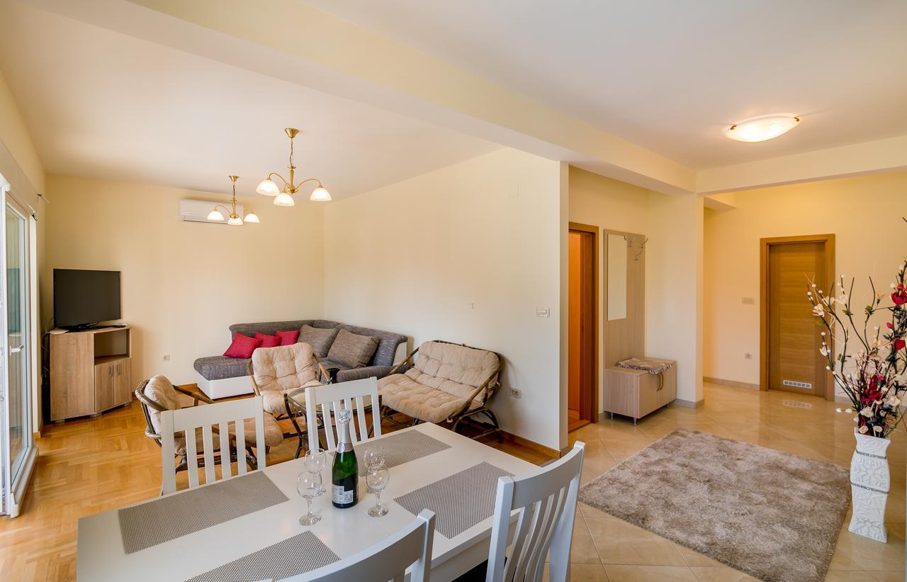 Apartments Rivijera Herceg Novi Exterior foto